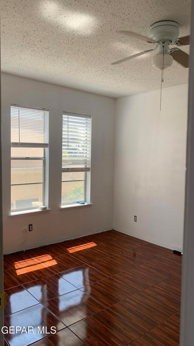 10628 Springwood Dr unit C, El Paso, TX 79935 - photo 7