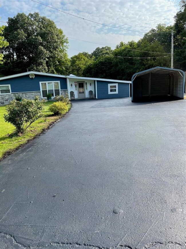 146 Carol Louise Dr, Caseyville, IL 62232 - photo 2