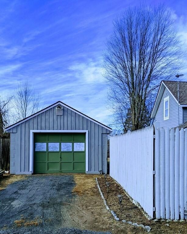 79 Massachusetts Ave, Ludlow, MA 01056 - photo 3