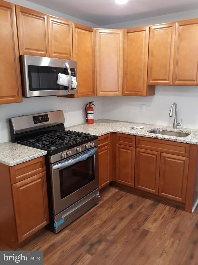 640 Royden St, Camden, NJ 08103 - photo 6