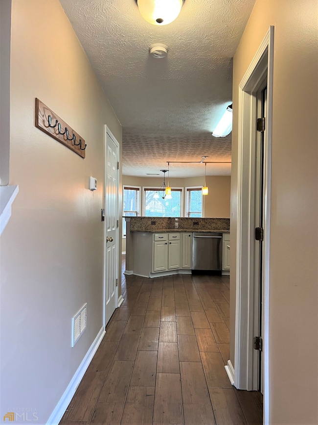 7235 Coral Lake Dr, Flowery Branch, GA 30542 - photo 5