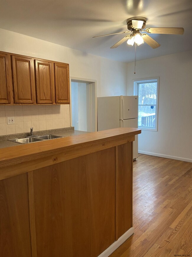 19 Mccarty Ave unit 2, Albany, NY 12202 - photo 2