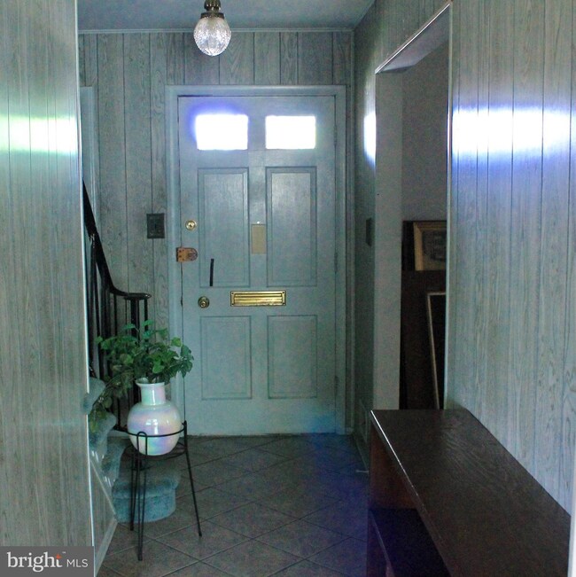 1205 Raydale Ct, Hyattsville, MD 20783 - photo 3