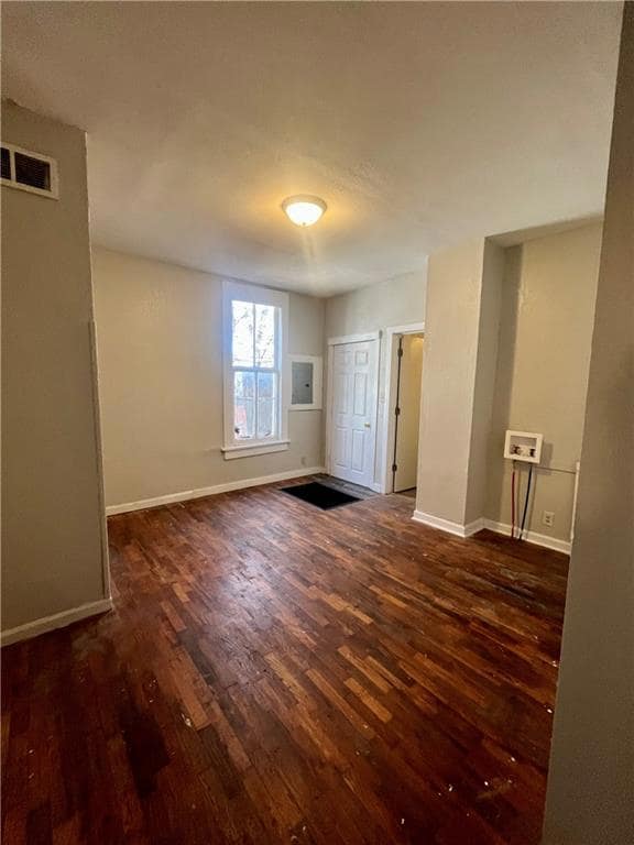 1113 Corby St, Saint Joseph, MO 64501 - photo 2