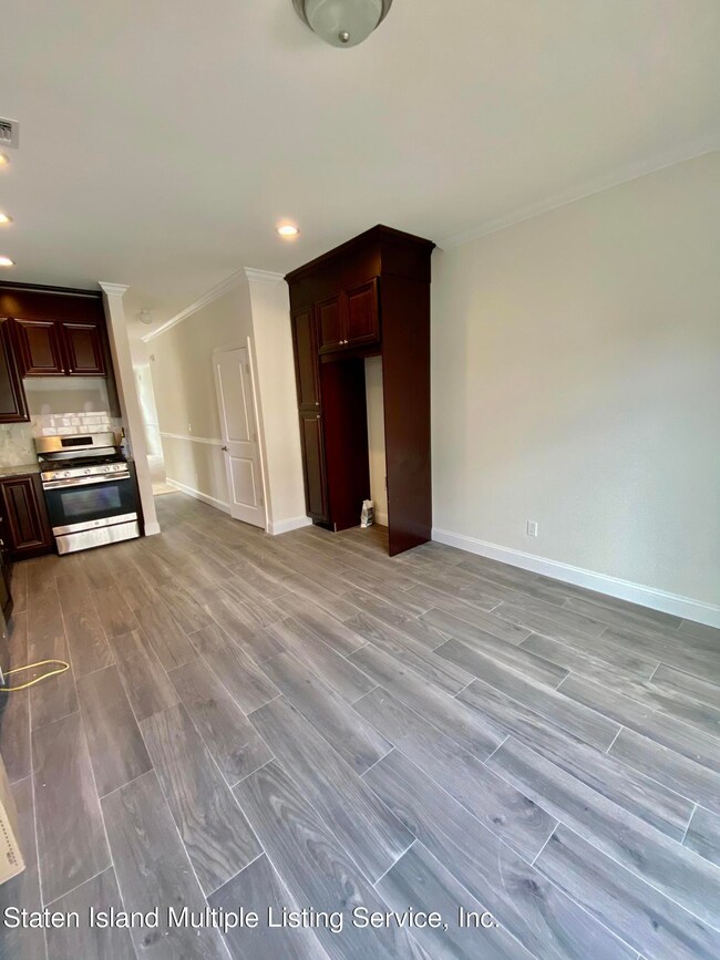 53 Parkinson Ave, Staten Island, NY 10305 - photo 7