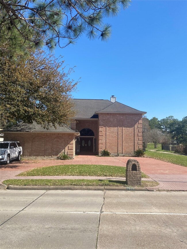7634 Antoine Dr, Houston, TX 77088 - photo 2