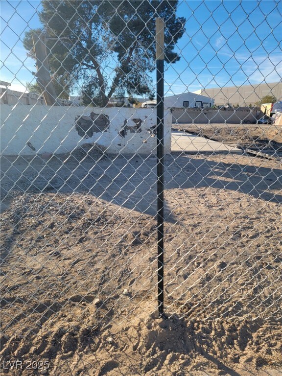 3489 Goldbutte Dr, Sunrise Manor, NV 89115 - photo 4