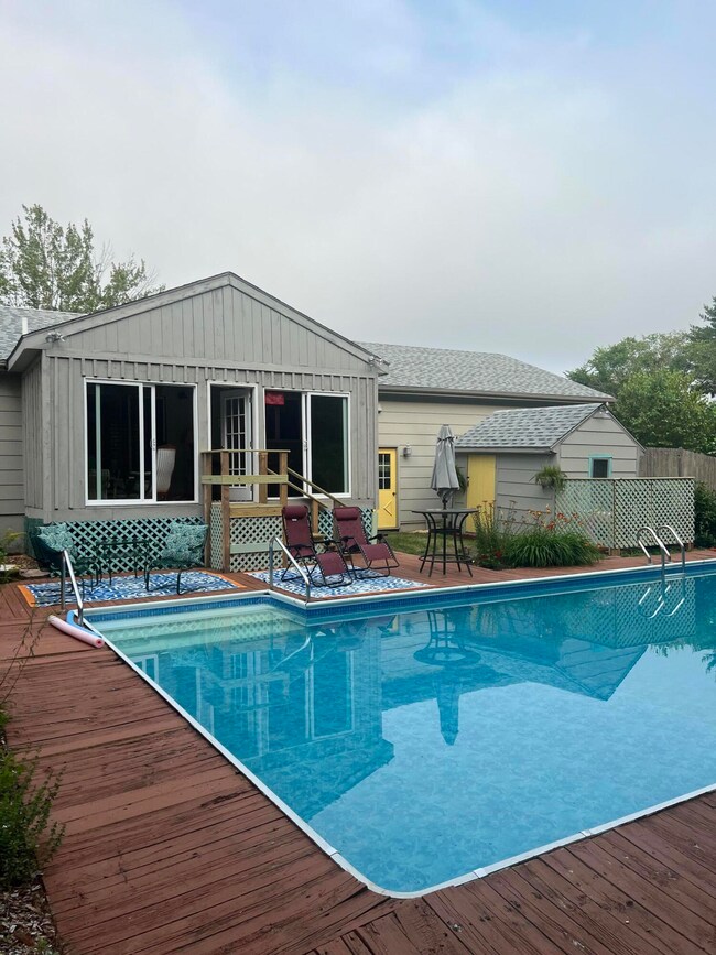 Pool Rear Deck