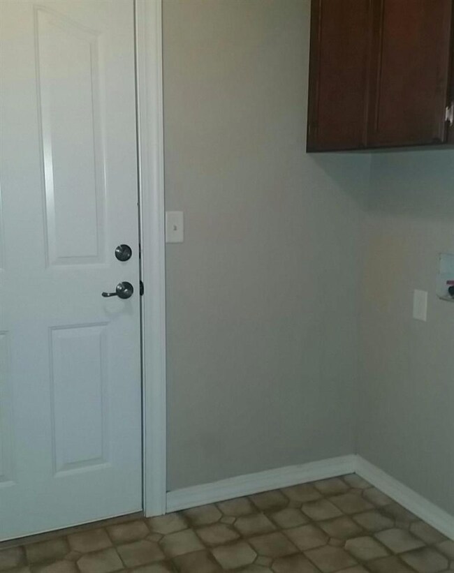 3842 Valley Meadows Dr, White City, OR 97503 - photo 5