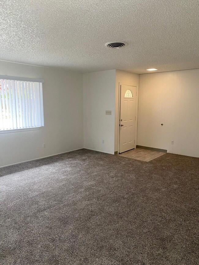 Windy Way - living room 1
