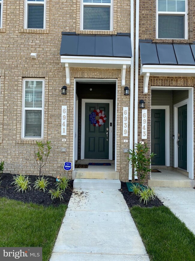 6939 Stoddert Ln, Landover, MD 20785 - photo 2