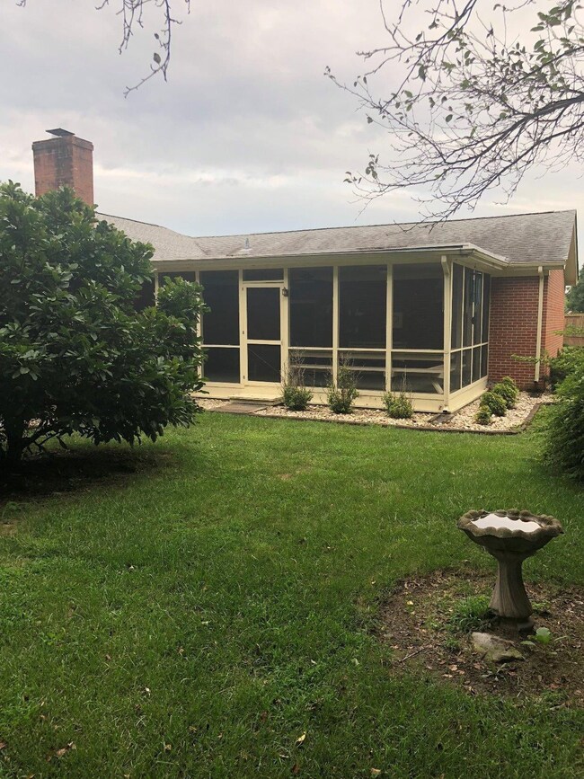 104 Hughes Ave, Berea, KY 40403 - photo 6