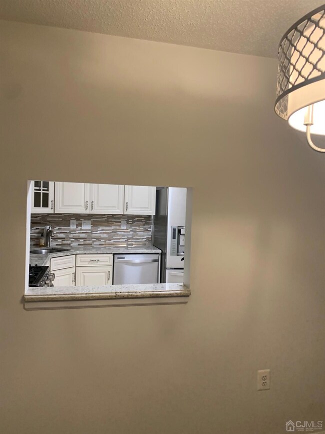 Dining rom opening to kitchen