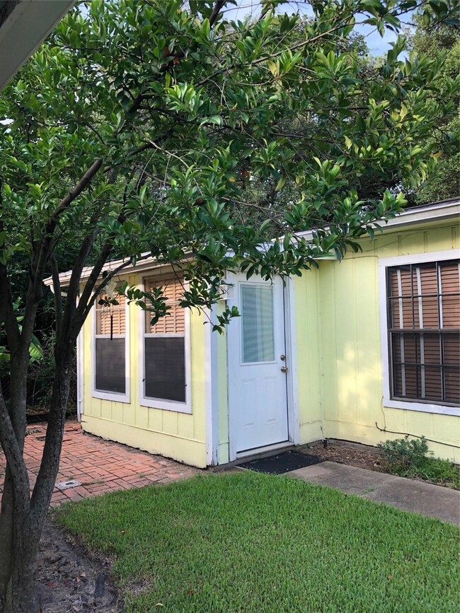 709 W 34th St, Houston, TX 77018 - photo 5