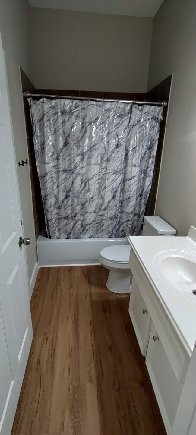 6002 Lynwood Banks Ln, Houston, TX 77092 - photo 7