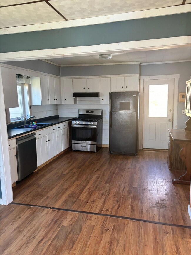 42 Baldwin St, Livermore Falls, ME 04254 - photo 5