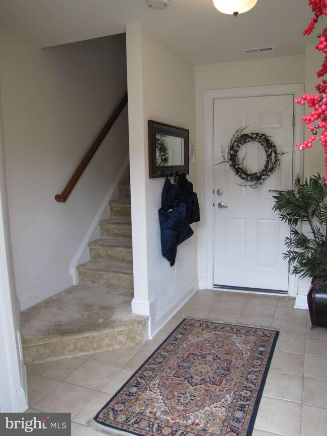 517 Cedar Spring St, Gaithersburg, MD 20877 - photo 2