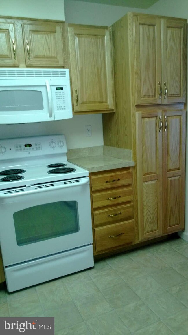 3240 Gleneagles Dr unit 1C, Silver Spring, MD 20906 - photo 5