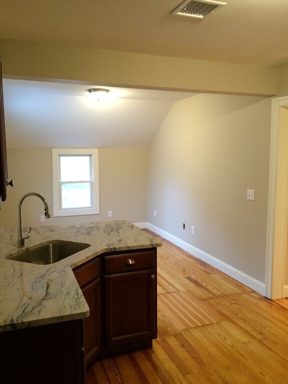83 Field St, West Springfield, MA 01089 - photo 3