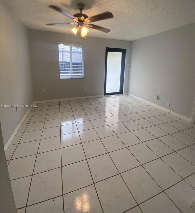 2471 SW 10th St unit 3, Miami, FL 33135 - photo 4