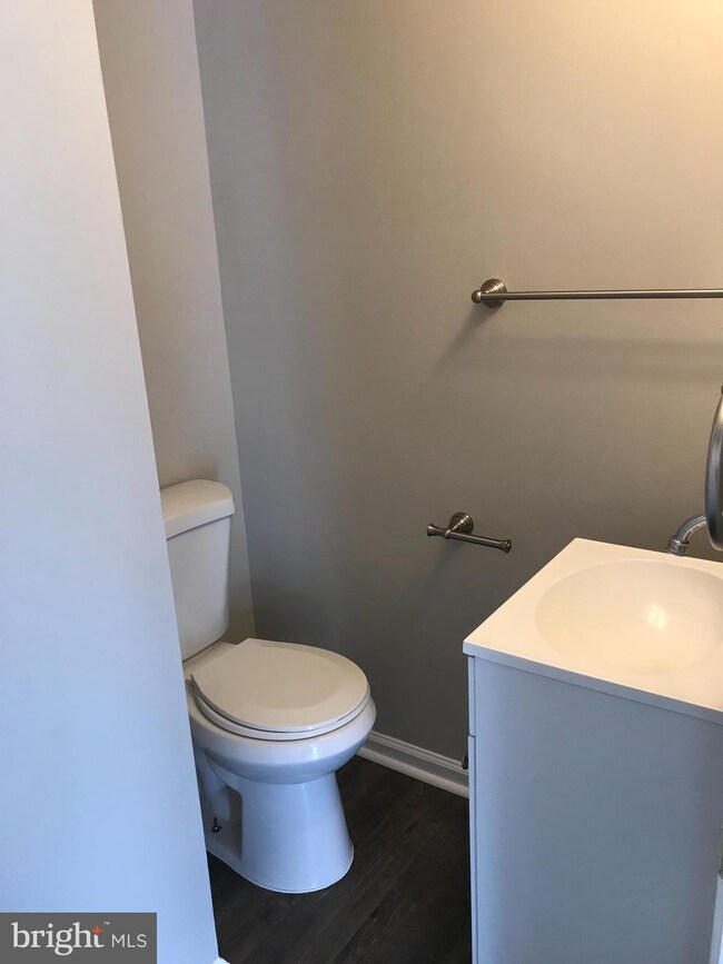 6718 Vermont Ct, Hyattsville, MD 20785 - photo 7