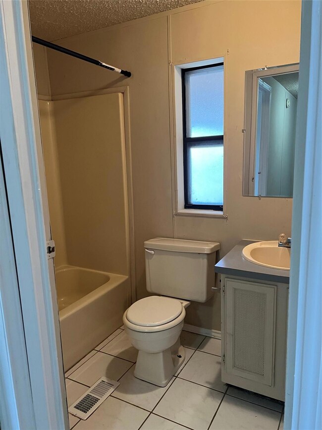 4300 Fm 1496 unit B, Dublin, TX 76446 - photo 6