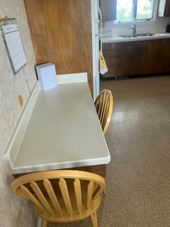 1105 Center Dr, Havre, MT 59501 - photo 6