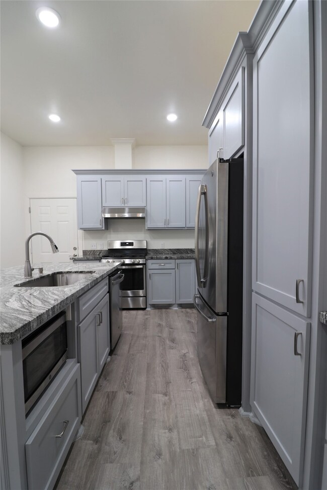 624 W 26th St, Houston, TX 77008 - photo 7