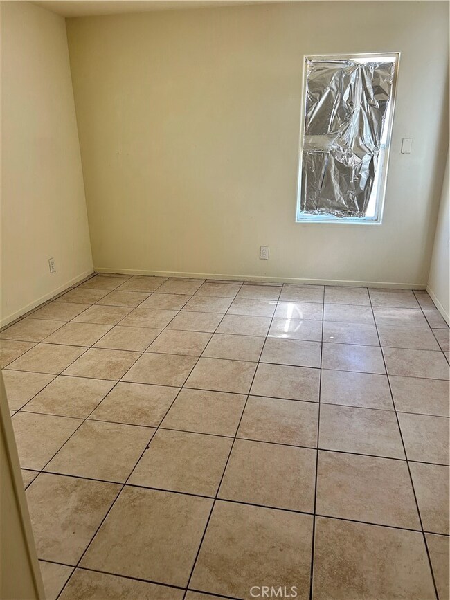 15557 5th St, Victorville, CA 92395 - photo 5