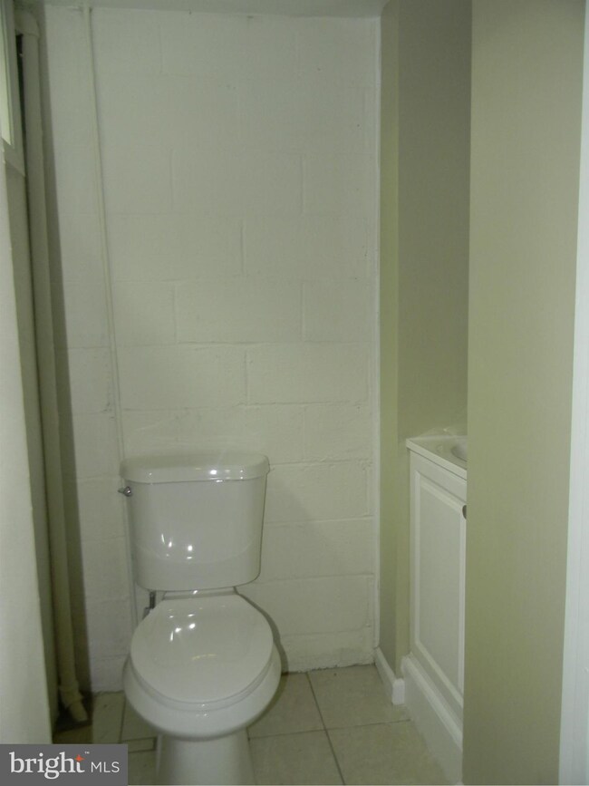 6136 Edlynne Rd, Baltimore, MD 21239 - photo 5