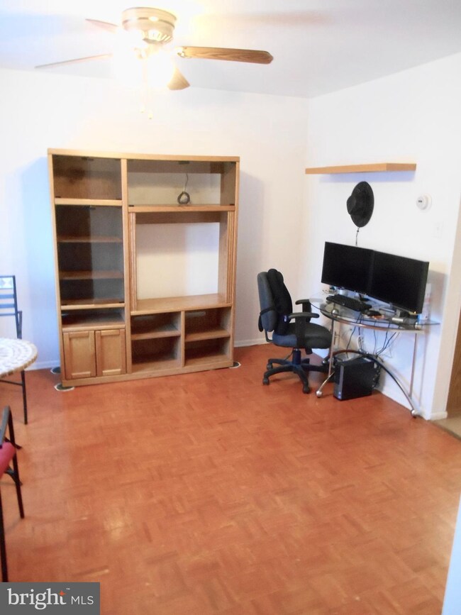 12153 Dove Cir, Laurel, MD 20708 - photo 3