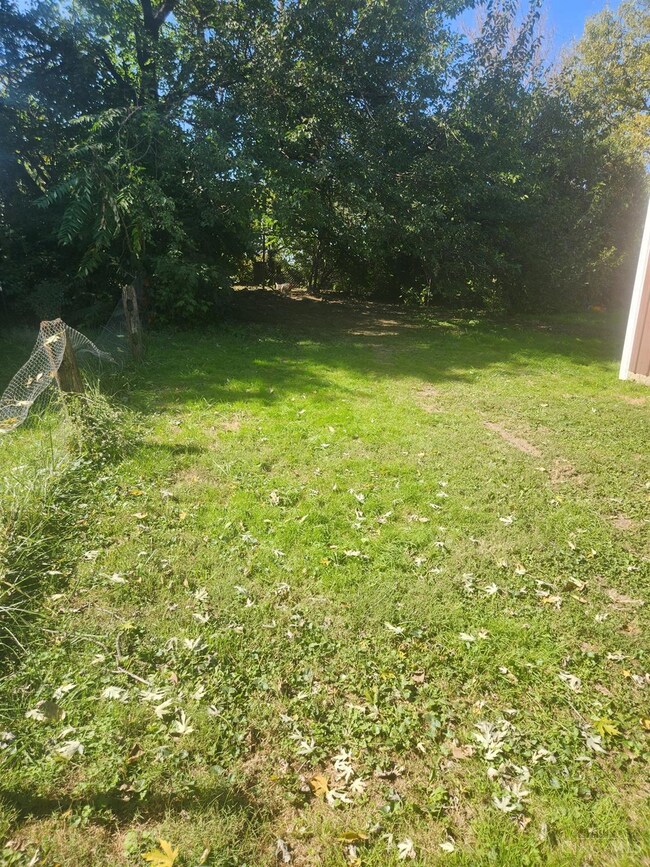 2208 Highland St, Middletown, OH 45044 - photo 2