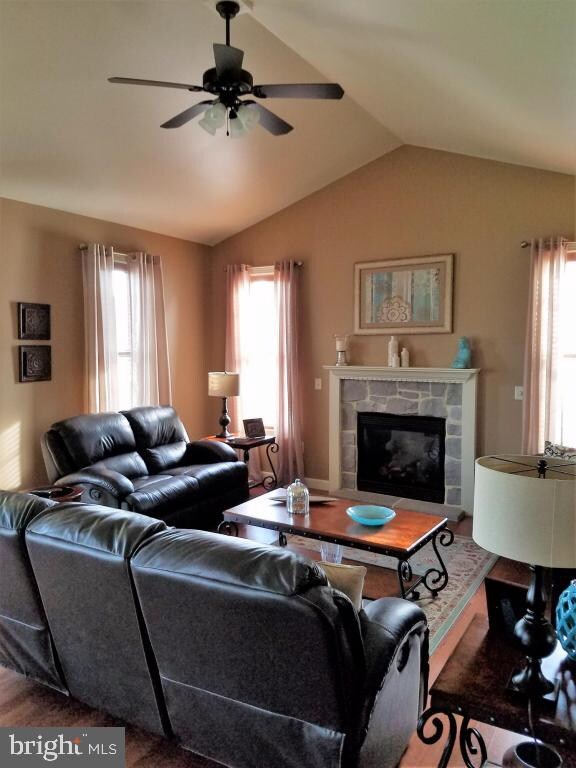 4317 Green Park Dr, Mount Joy, PA 17552 - photo 2