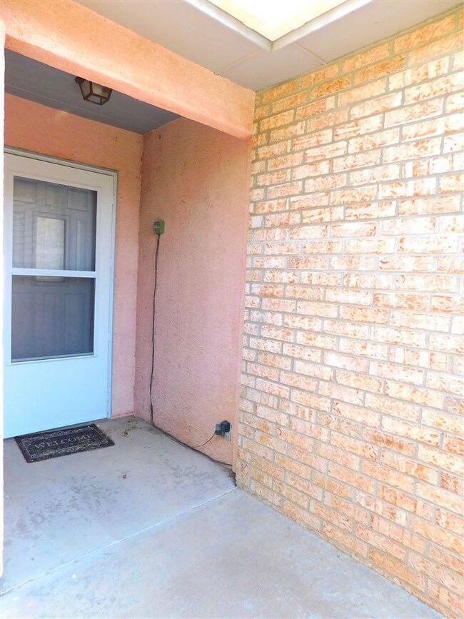 512 Venus Ave, Alamogordo, NM 88310 - photo 2