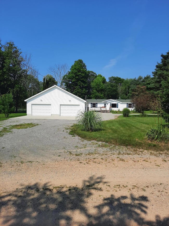 11311 Warrens Way, Howard City, MI 49329 - photo 2