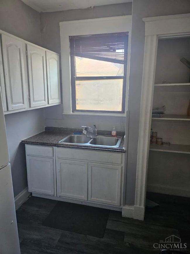 567 Stewart Place, Cincinnati, OH 45229 - photo 7