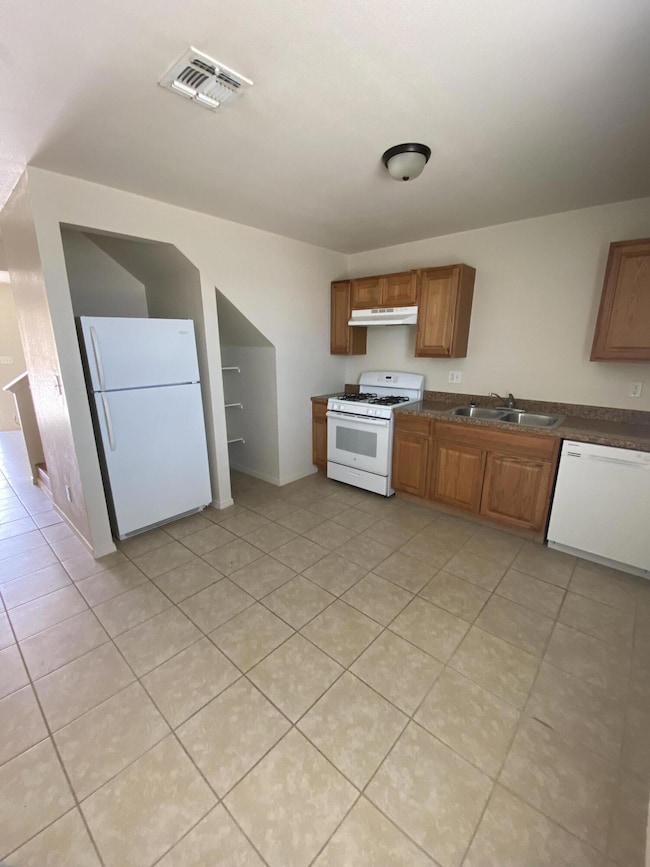 7A758482-0677-49F5-A271-4C2AA687735D