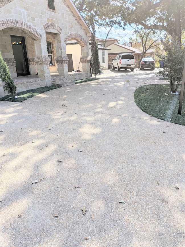 608 Holcomb Rd, Dallas, TX 75217 - photo 2