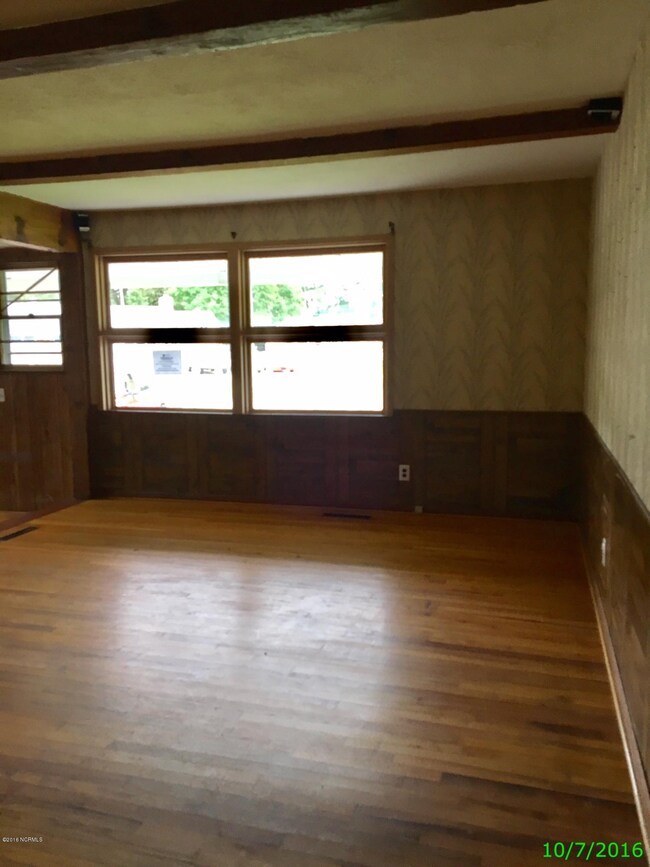 901 Barn St, Jacksonville, NC 28540 - photo 4