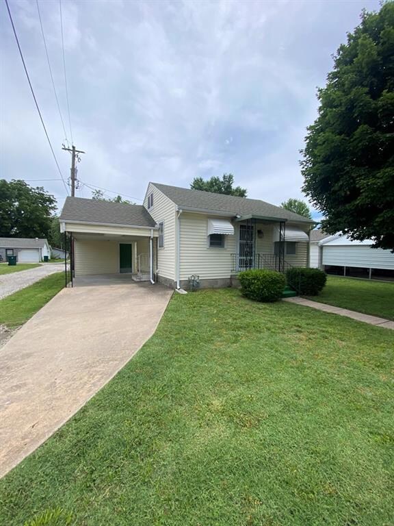 209 N 30th St, Parsons, KS 67357 - photo 2