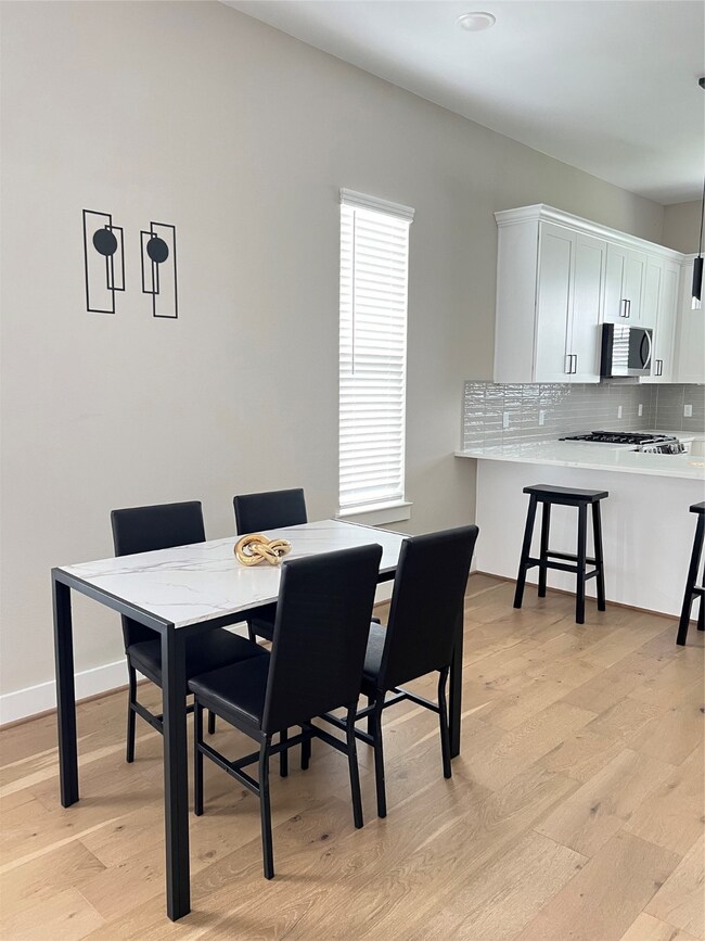 316 Thornton Rd unit N, Houston, TX 77018 - photo 5