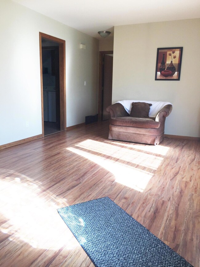 Living room- front<|><|>