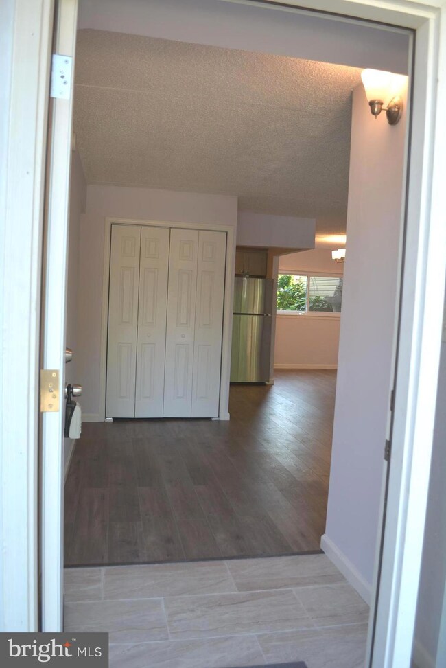 8613 Village Way unit 1B, Alexandria, VA 22309 - photo 2