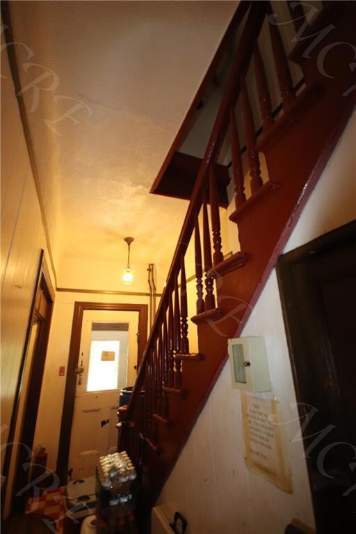1st Floor bsmt access