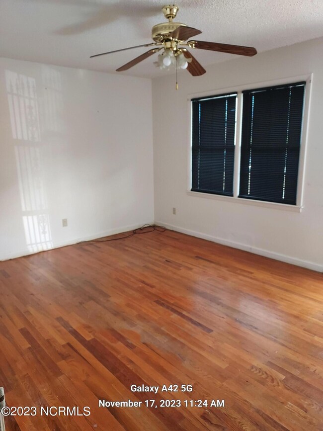 500 Hillcrest Ave, Winterville, NC 28590 - photo 3