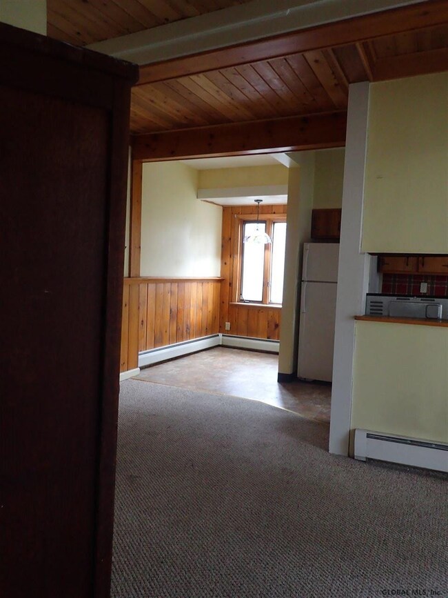164 Spring St unit 5, Saratoga Springs, NY 12866 - photo 2