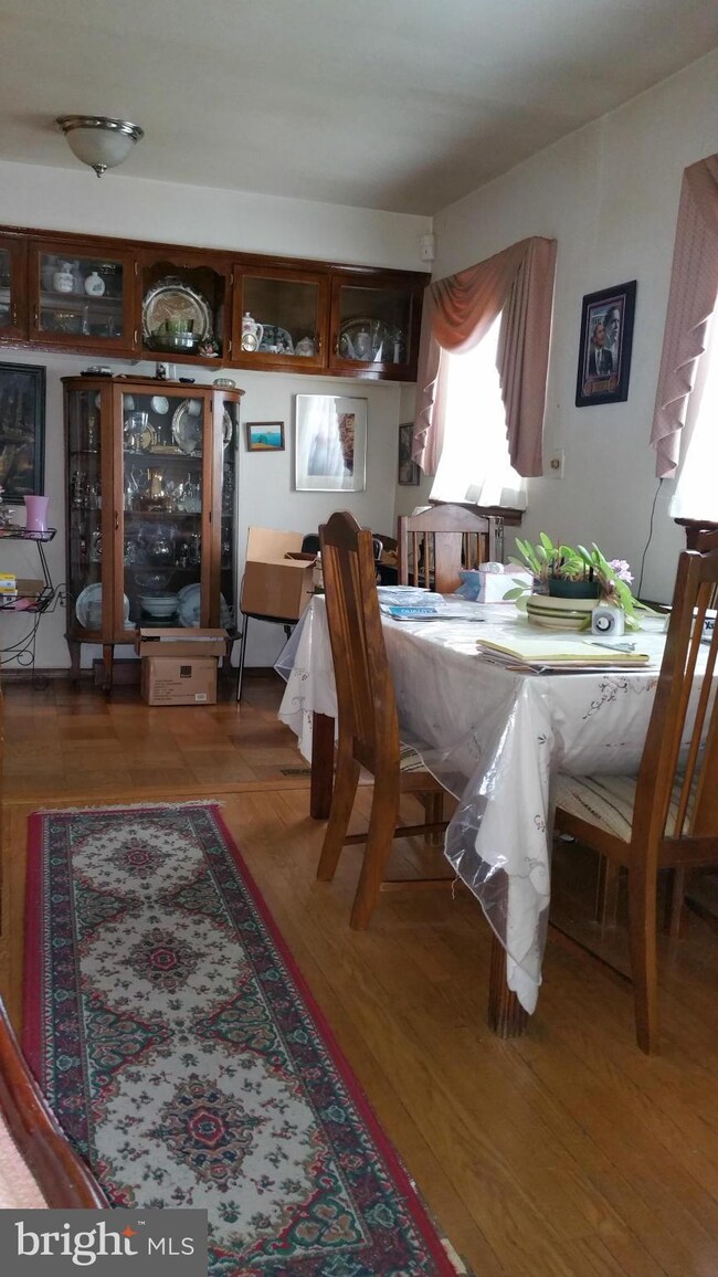 5301 N Englewood Dr, Hyattsville, MD 20785 - photo 6