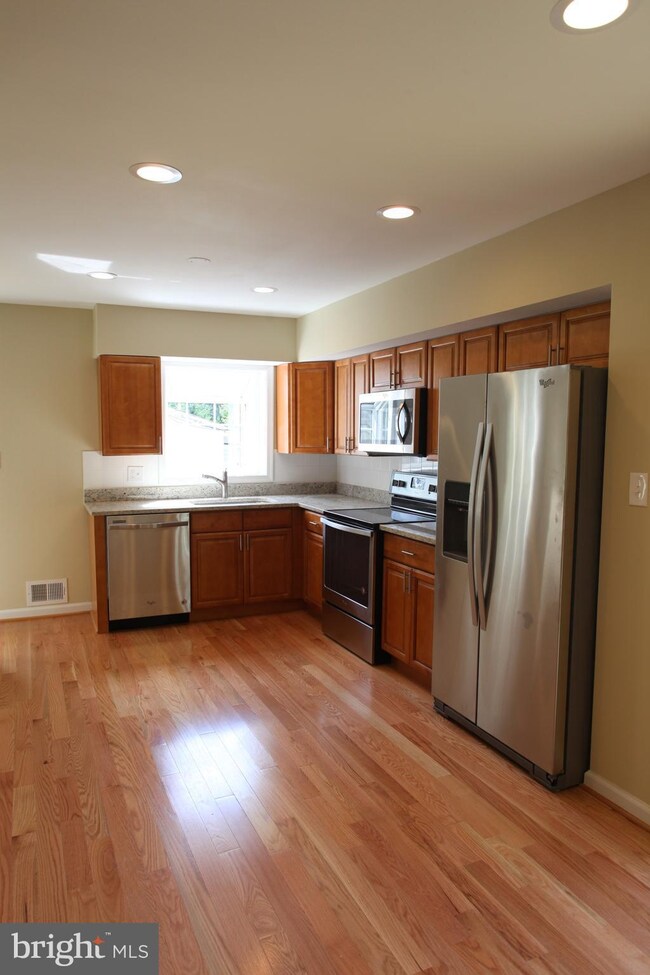 4106 Elizabeth St, Rockville, MD 20853 - photo 6