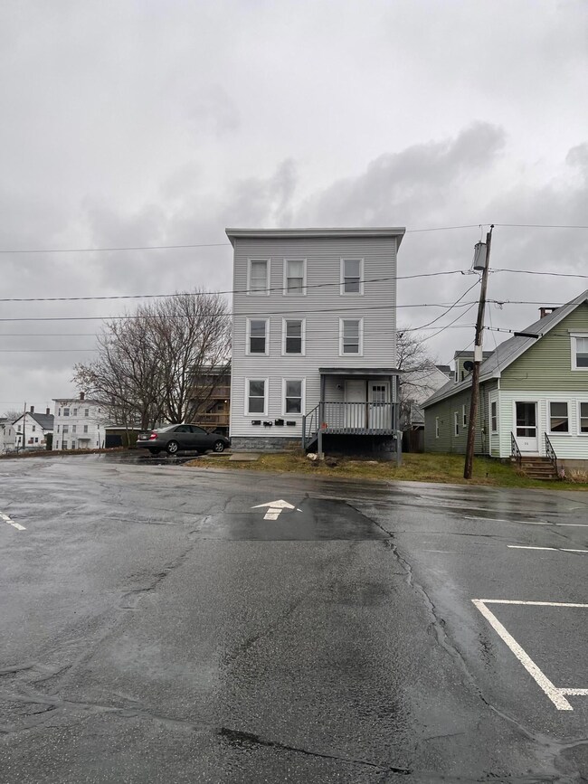 23 Prospect St, Biddeford, ME 04005 - photo 5