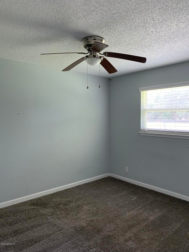 5863 105th St, Jacksonville, FL 32244 - photo 4